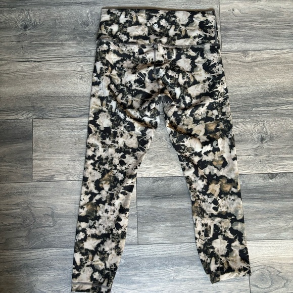 Lululemon Wunder Train HR Tight 25" size 10
Dispersed Light Raw Linen multi - Picture 4 of 9